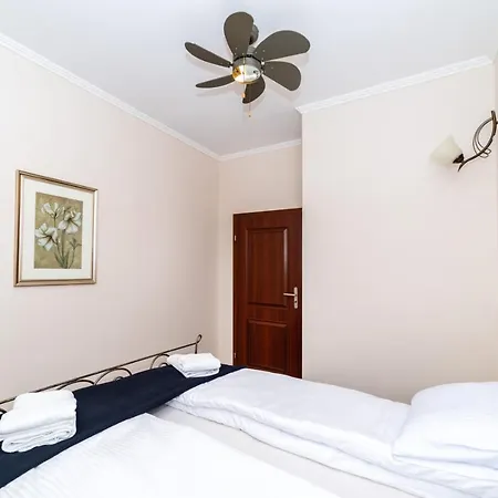 Διαμέρισμα Beige - Neptun Park By Oneapartments Γκντανσκ